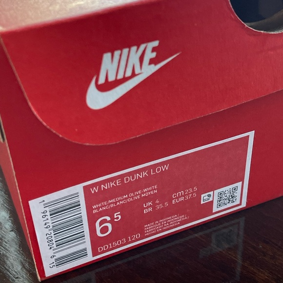 Women’s Nike Dunk Low - white/olive - Picture 2 of 5